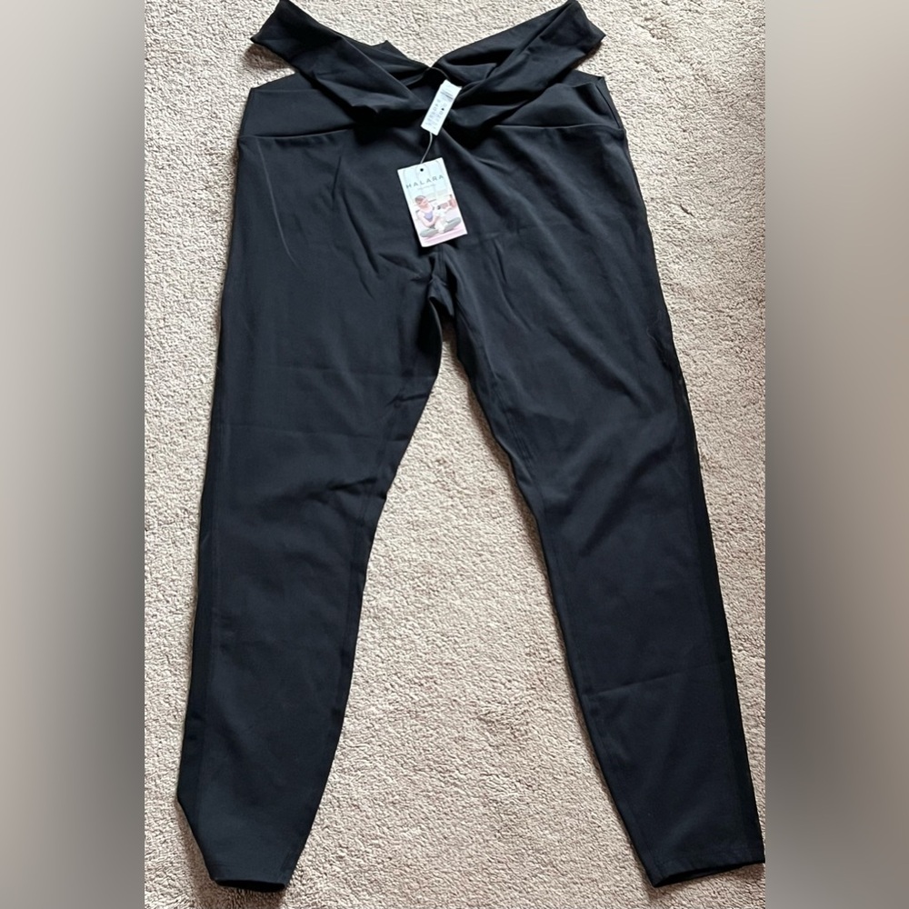 NWT Halara Cutout Waist Black Leggings Size XL